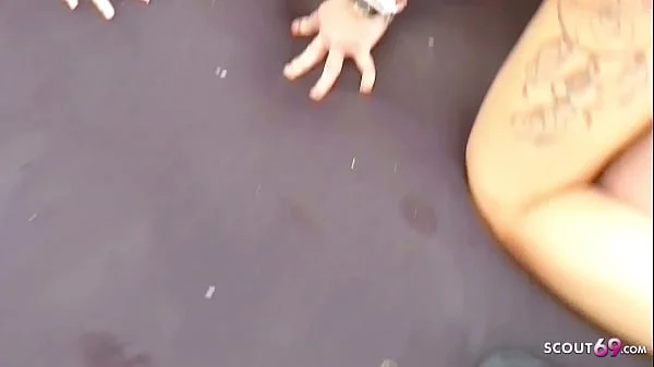 Deutscher AO Creampie GB01 Gangbang mit 2 Teens im Garten